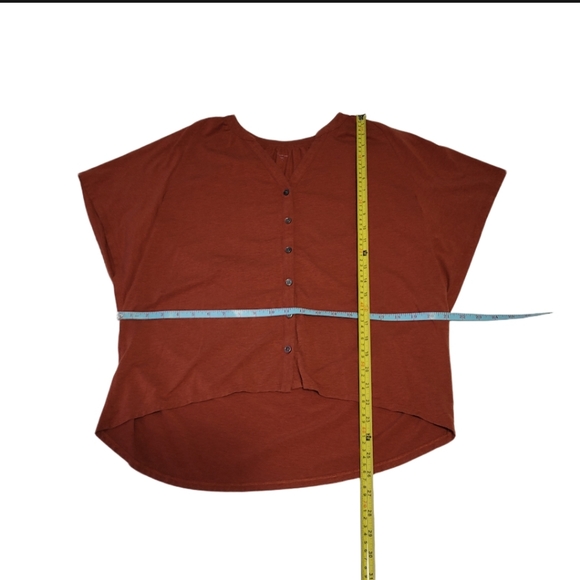 Garnet Hill Women's Size Small Relaxed Fit V- Neck Bat Sleeve Button-up Top - Picture 4 of 9